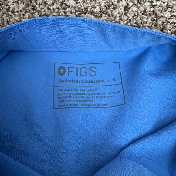 FIGS Rafaela Oversized Scrub Top - Picture 3 of 11